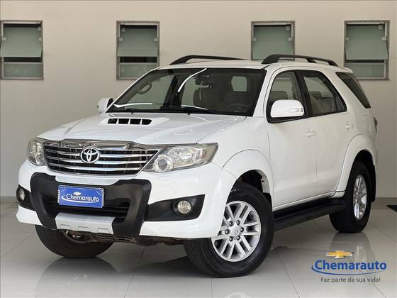 TOYOTA HILUX SW4 3.0 SRV 4X4 7 LUGARES 16V TURBO INTERCOOLER DIESEL 4P AUTOMÁTICO